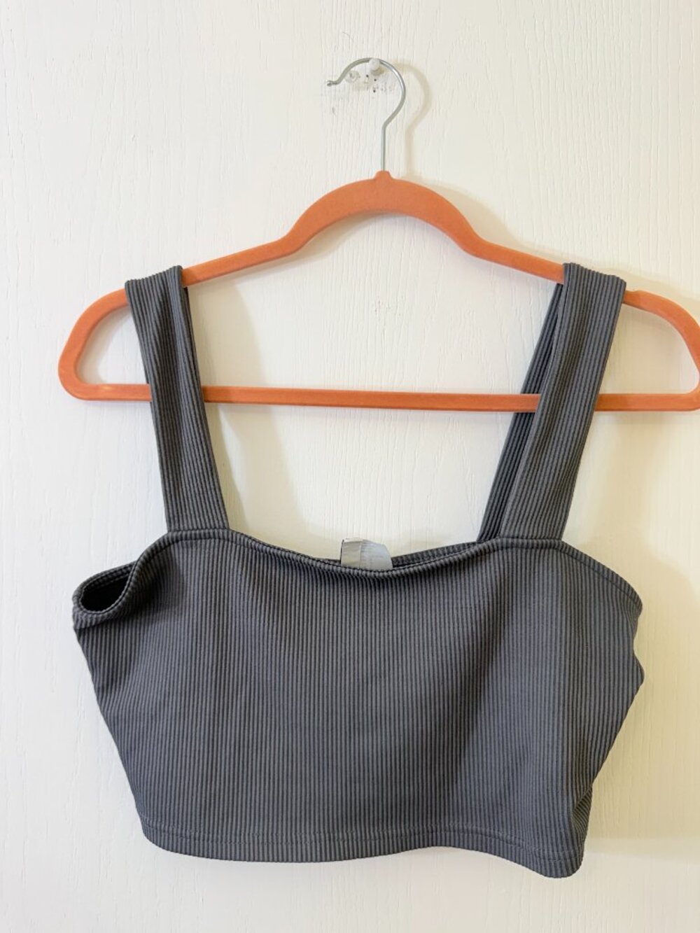 🛍️ 3/10 H&M Basic Ribbed Gray Cropped Tank Top Size L